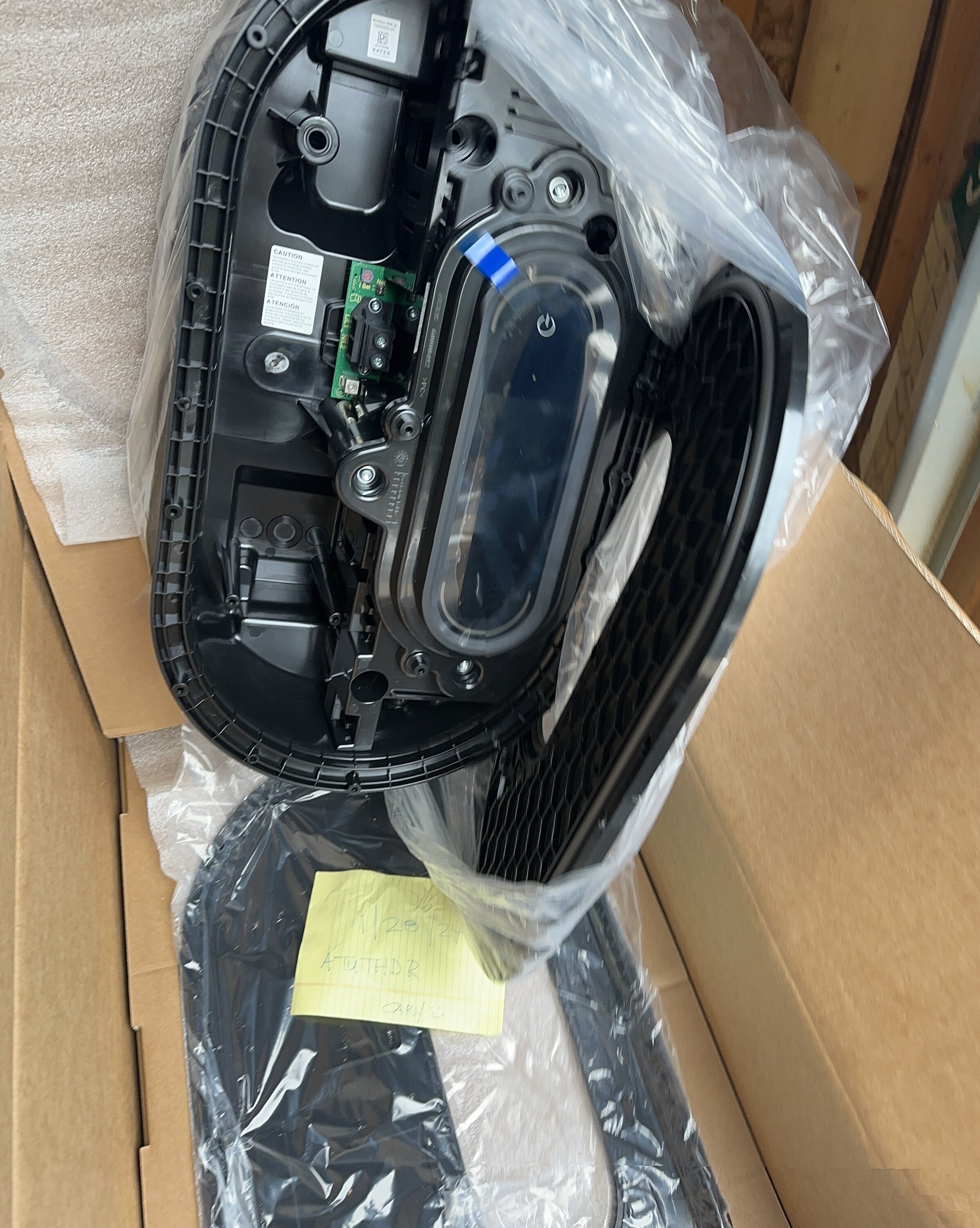 Macan EV Porsche Wall Charger Connect-New In Box $750 plus shipping IMG_4686