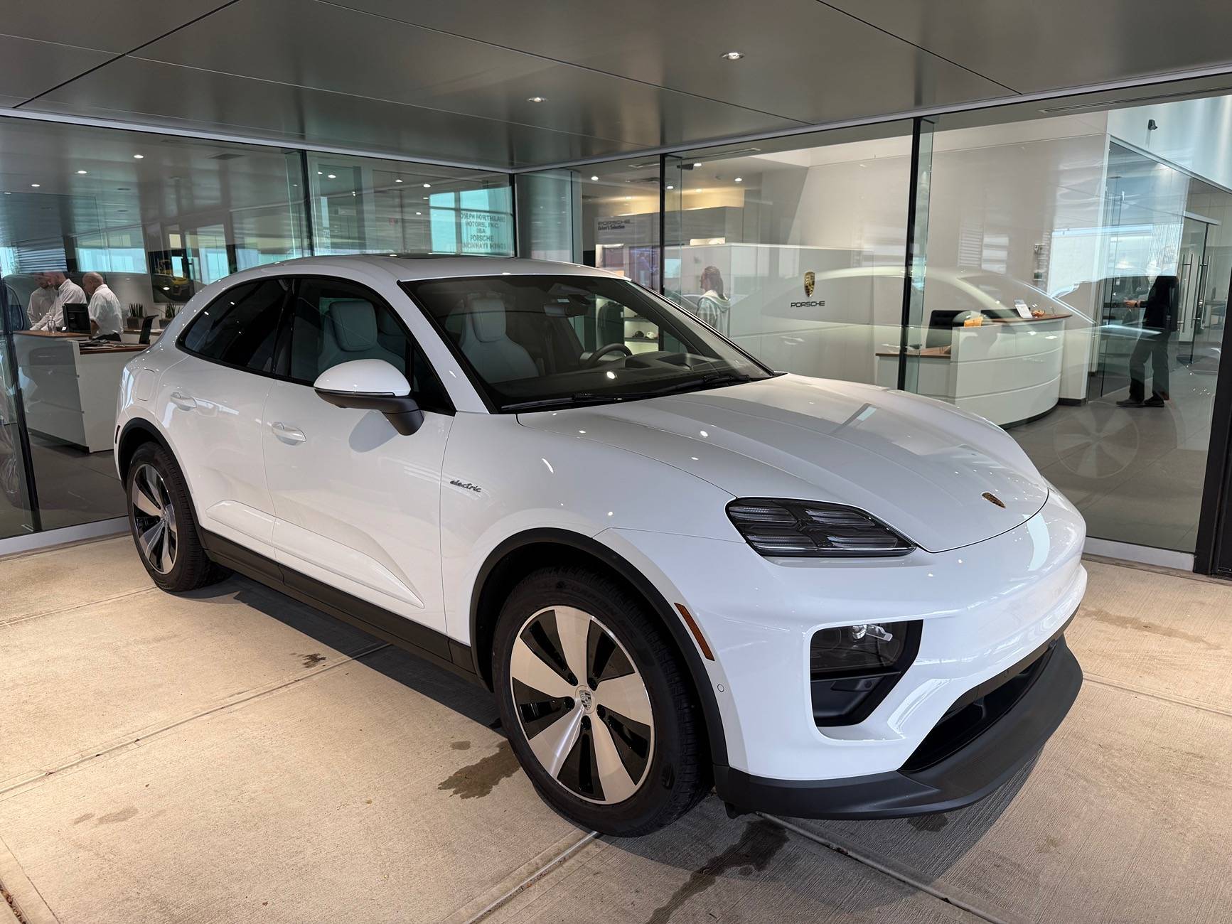 WHITE Macan EV Photos Thread | Macan EV Forum, News, Info - MacanEVowners